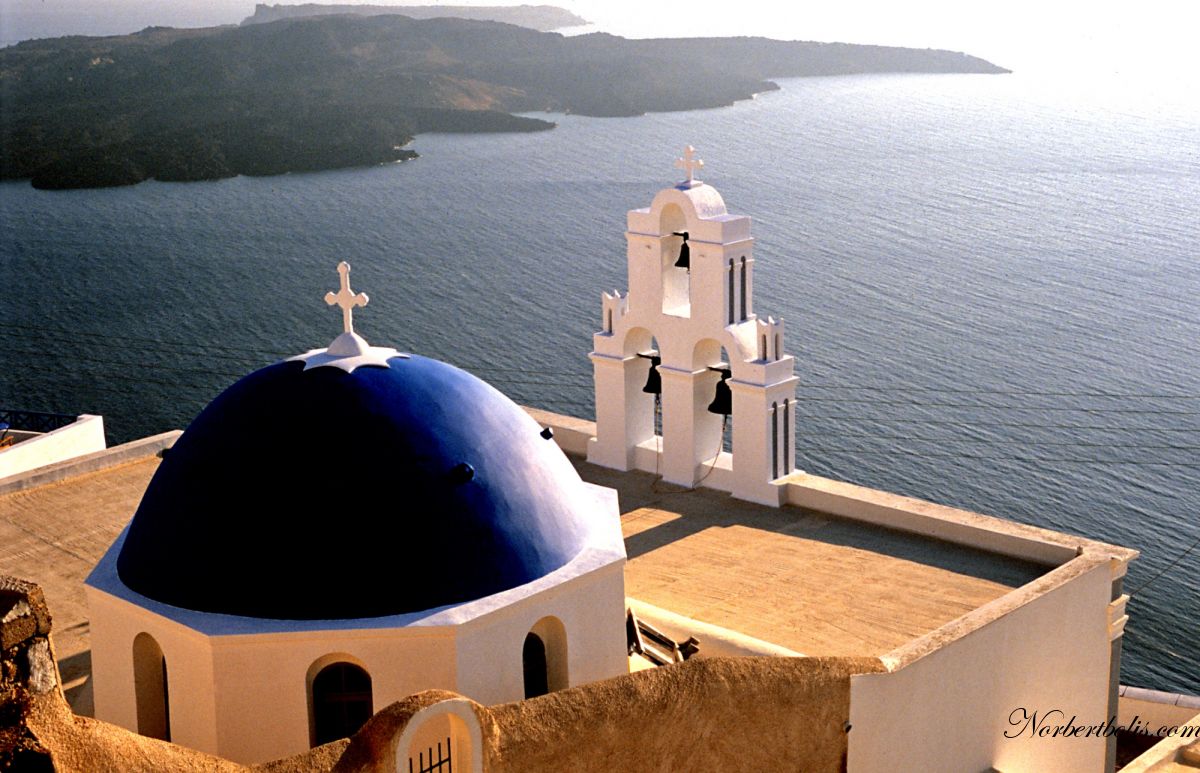 santorin3 eglise volcan